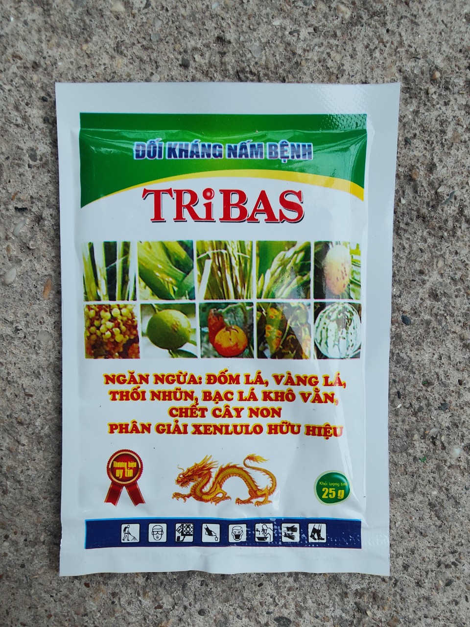 Chế phẩm nấm đối kháng Tribas 25gr giúp ngăn ngừa các hiện tượng thối rễ, vàng lá, chết cây con