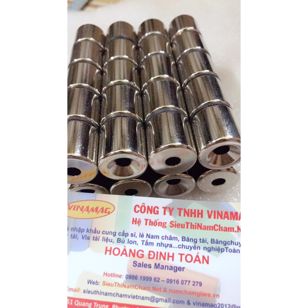 nam châm siêu hút 20 * 20 lỗ 6MM