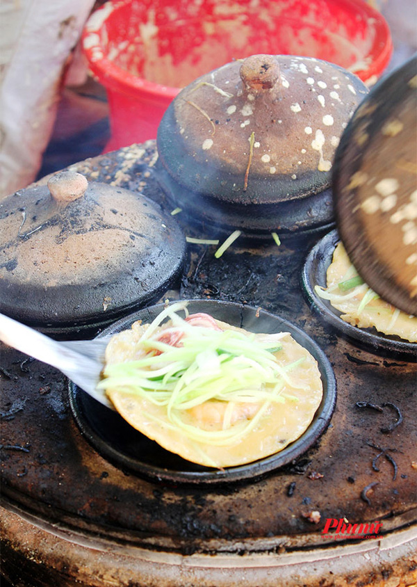 CHÉN BÁNH XÈO MIỀN TRUNG BẰNG ĐẤT NUNG