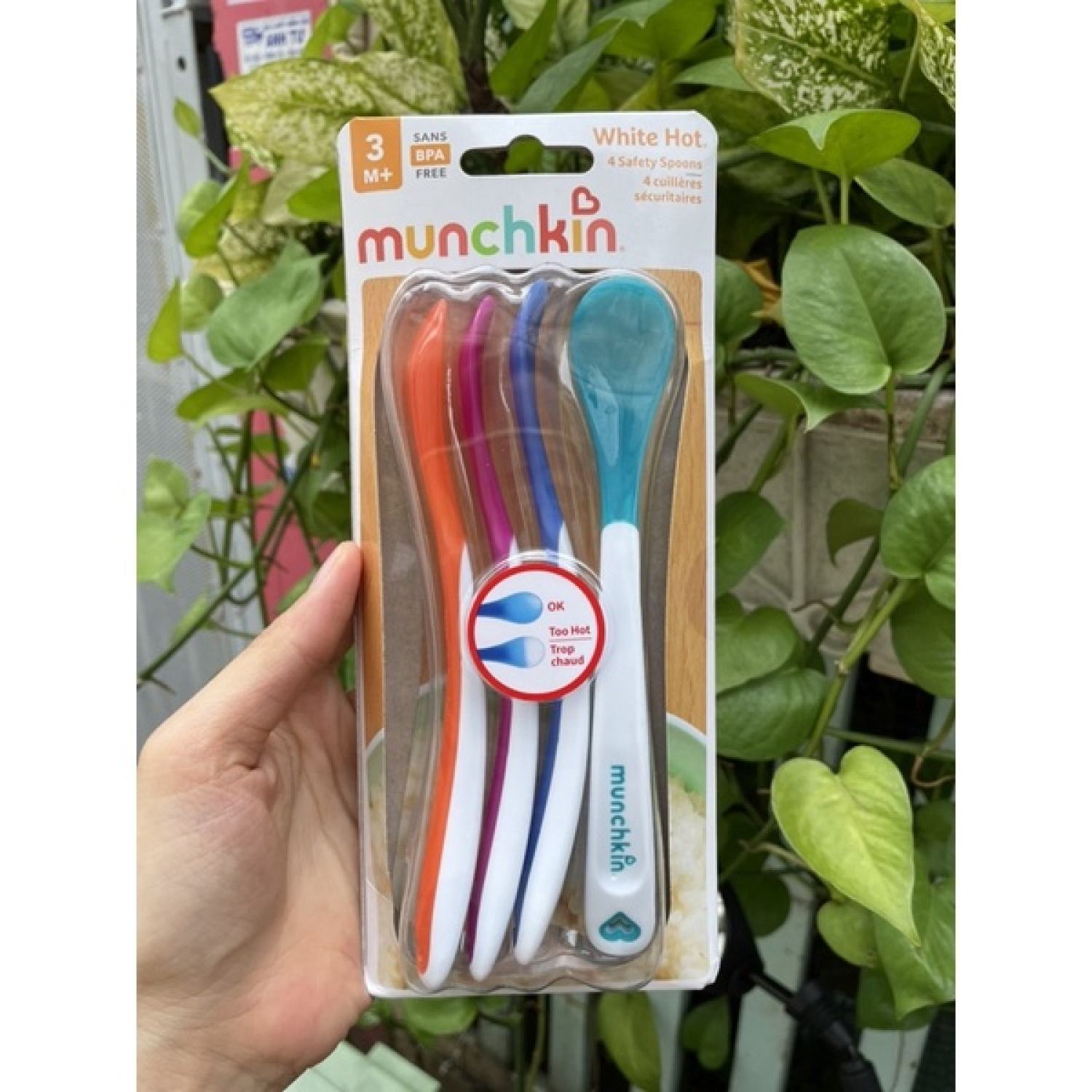 Thìa báo nóng Munchkin cho bé 4m+