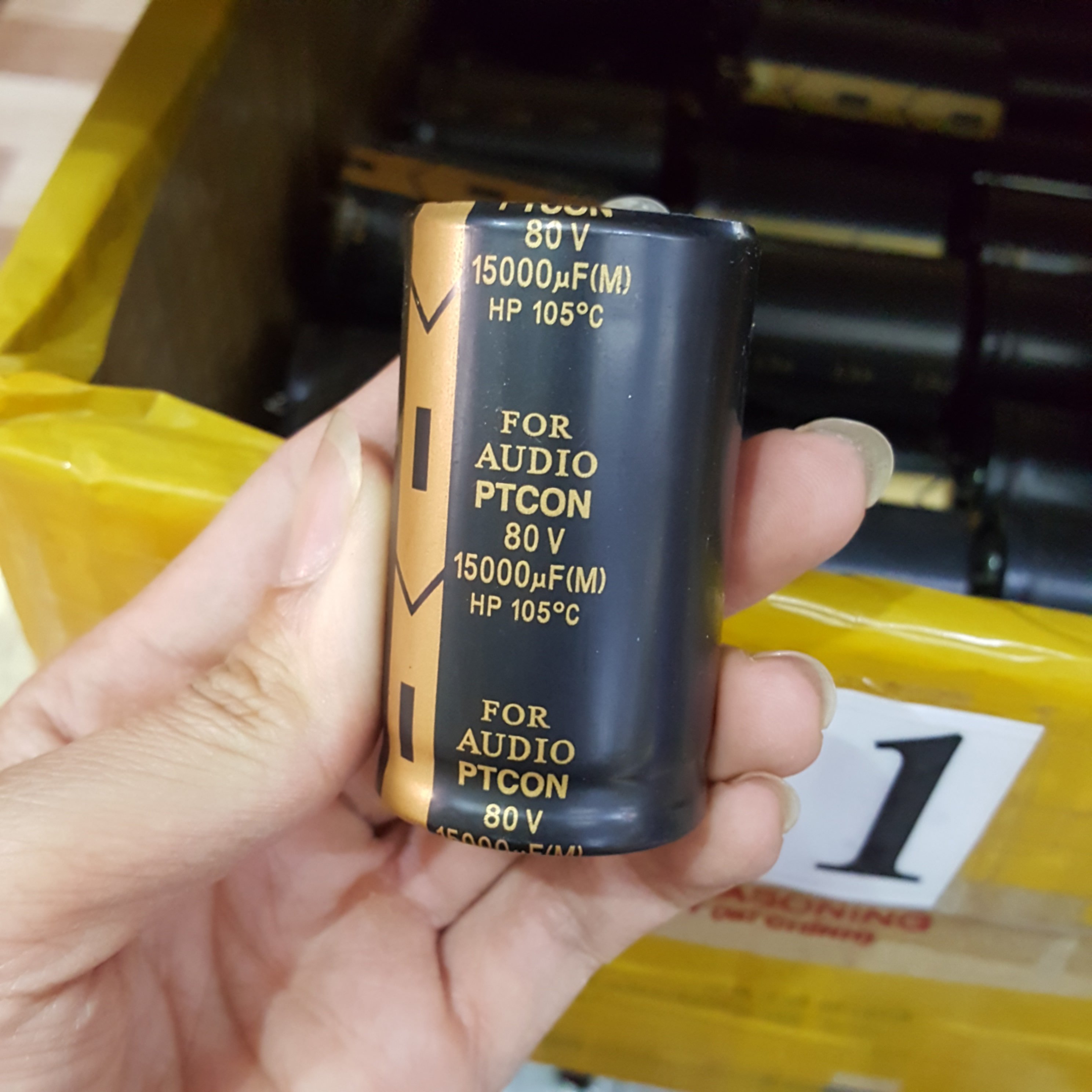 Tụ ptcon 15000uf 80v 35*60mm đen