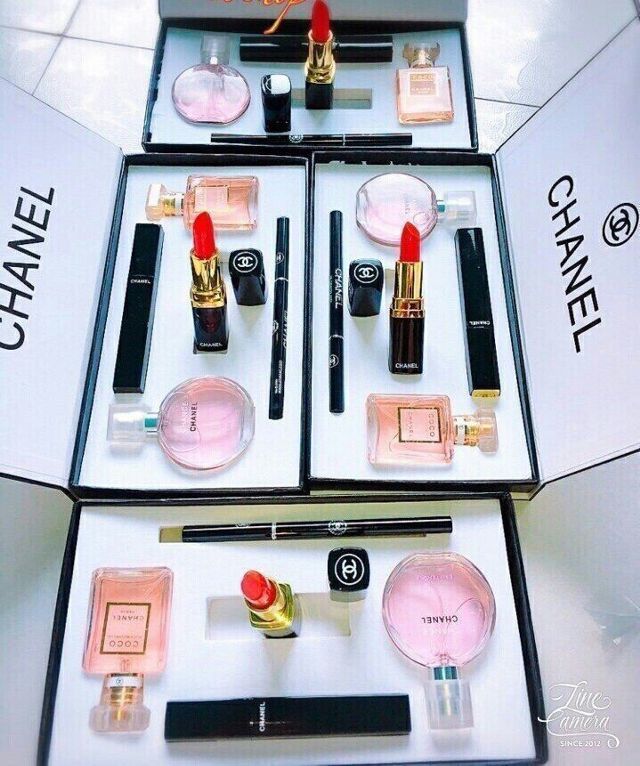 Nước hoa nữ versaceeee hồng 80ml