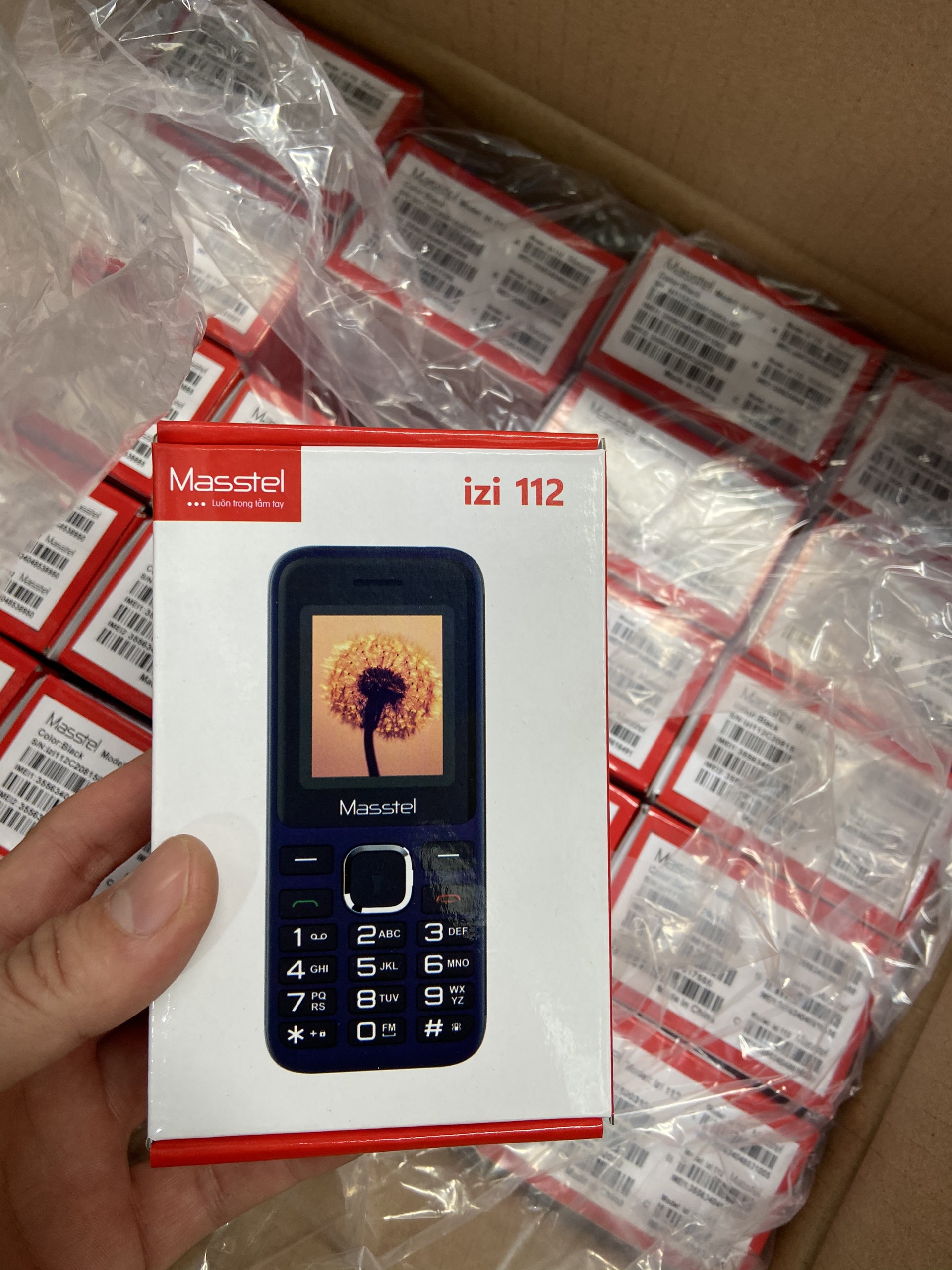 Điện thoại Masstel IZI 112 ( Bảo hành 12 tháng)