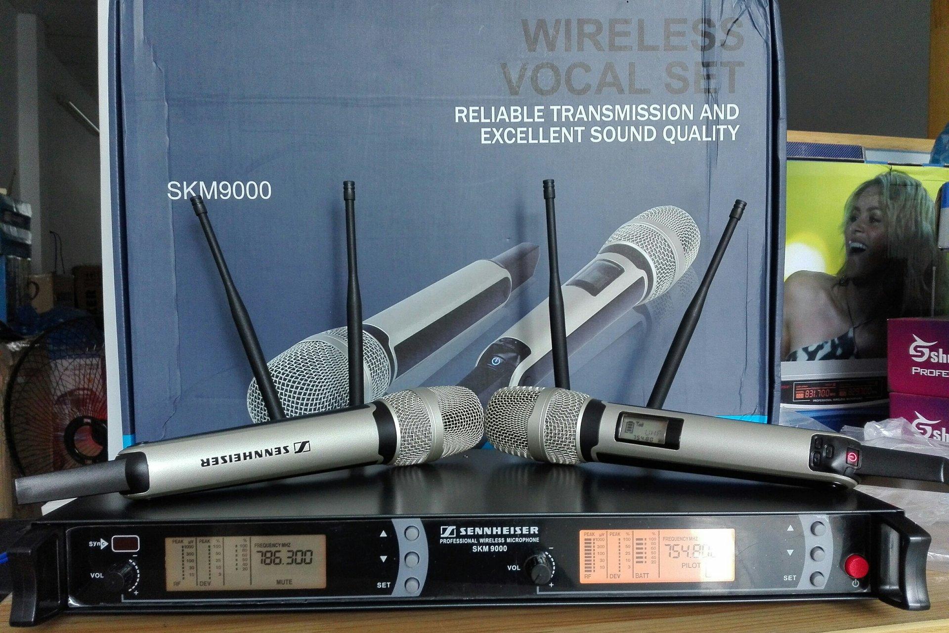 Bộ 2 micro không dây UHF Q36 vỏ kim loại chuyên dành cho loa kéo, loa xách tay, loa di động