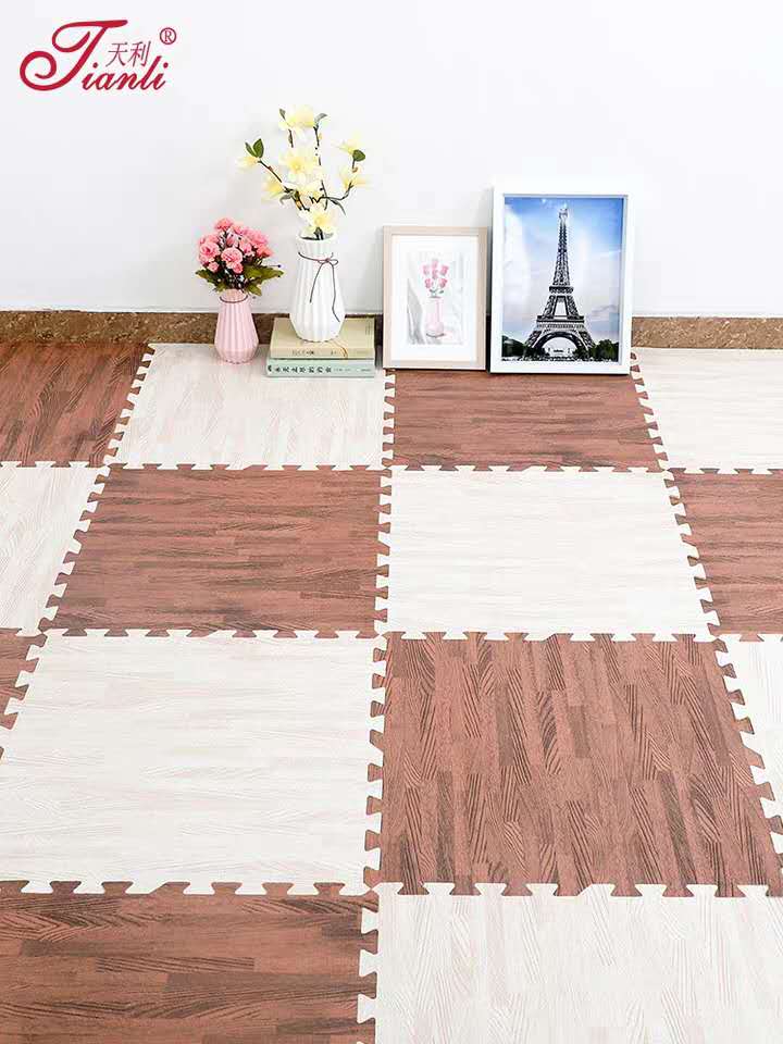 thảm lót sàn vân gỗ 60×60×1cm