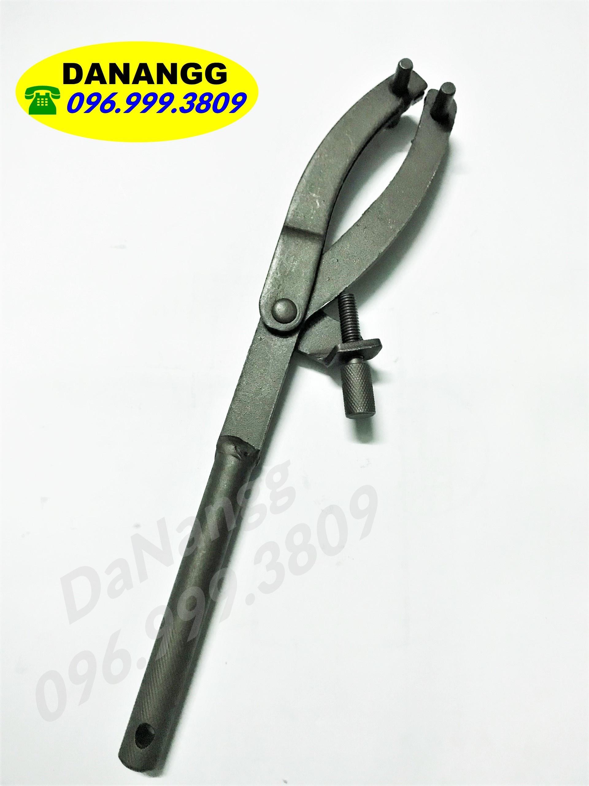 Dụng cụ mở nồi xe tay ga