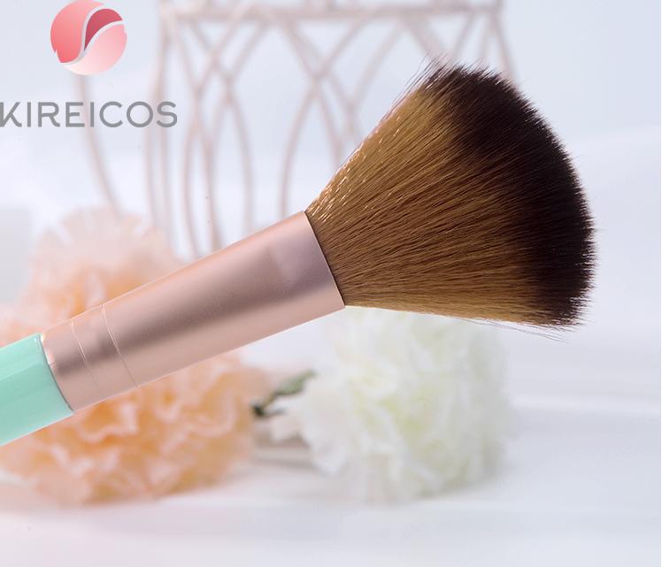 Cọ Trang Điểm Đánh Má Hồng E005 Lameila