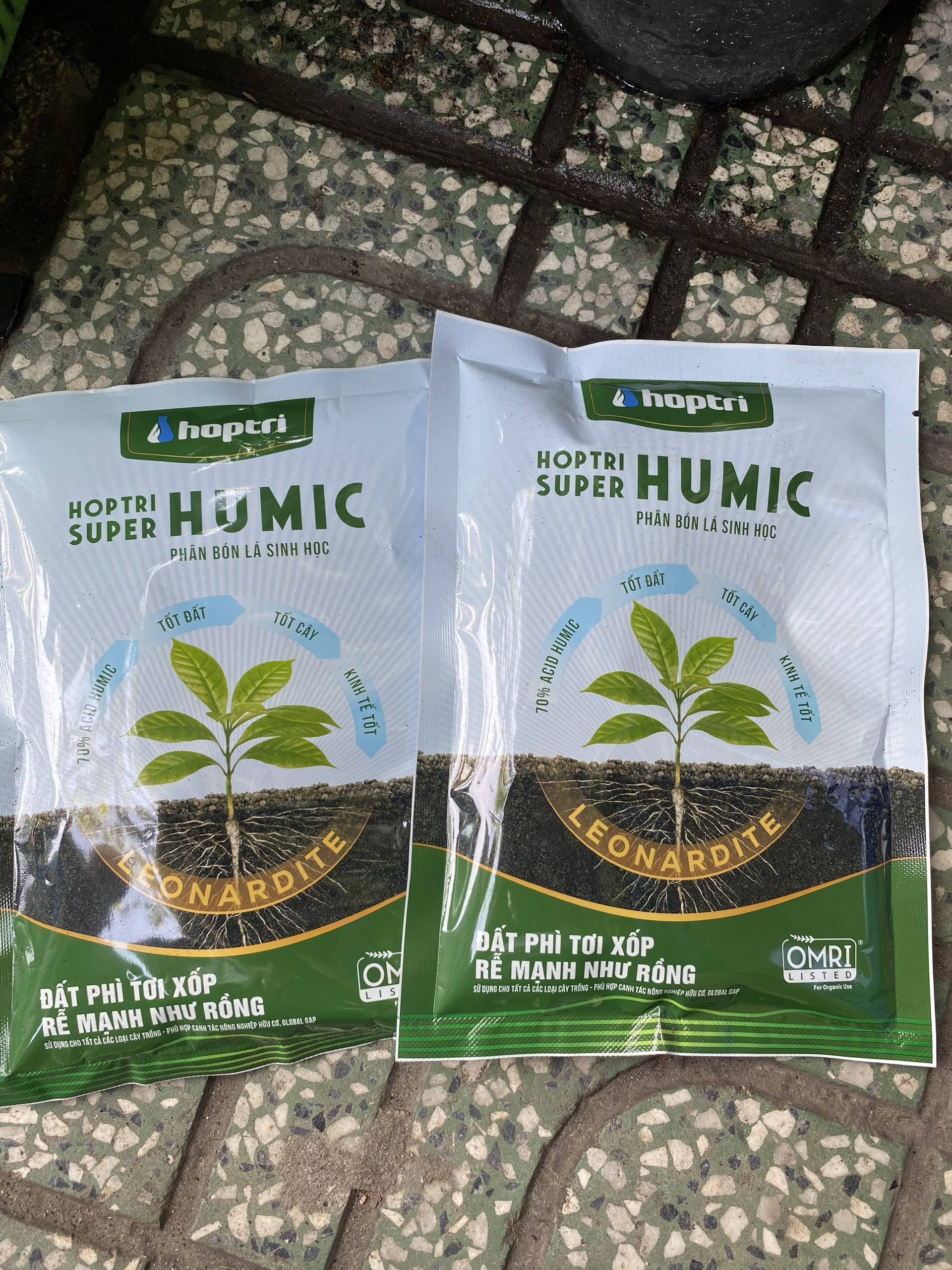 PHÂN BÓN LÁ SINH HỌC SUPER HUMIC GÓI 250 GR
