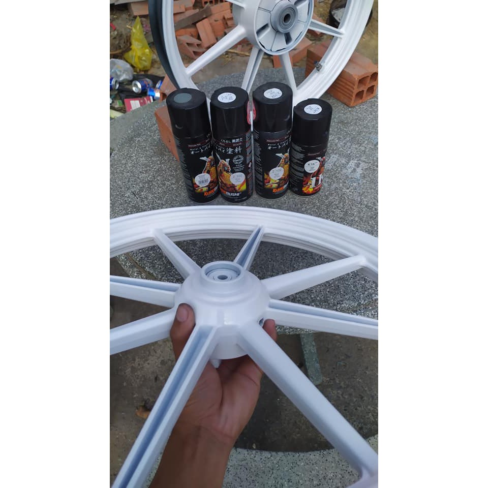 Combo cao cấp Sơn Samurai, sơn xịt xe máy màu trắng 2/102 (Lót: 2K04, Màu Trắng 2/102, Phủ: 2K01)