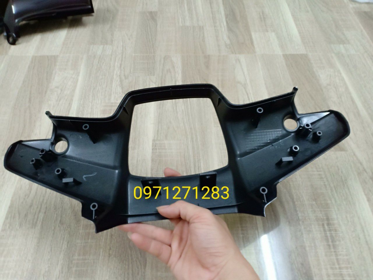 Bàn thờ ốp trên xe Dream