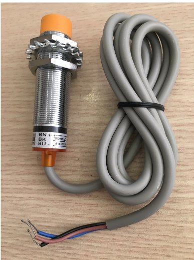 Cảm biến sắt từ phi 18 NPN NO E2E-X10ME1