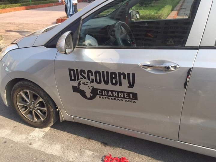 Tem dán cánh cửa Discovery