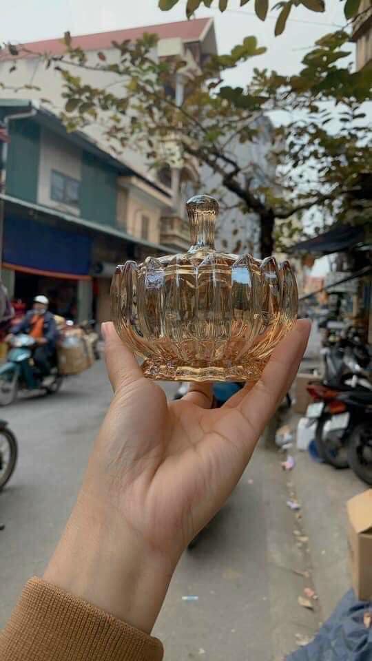 THỐ THỦY TINH ĐỰNG MỨT VÀNG ÁNH KIM