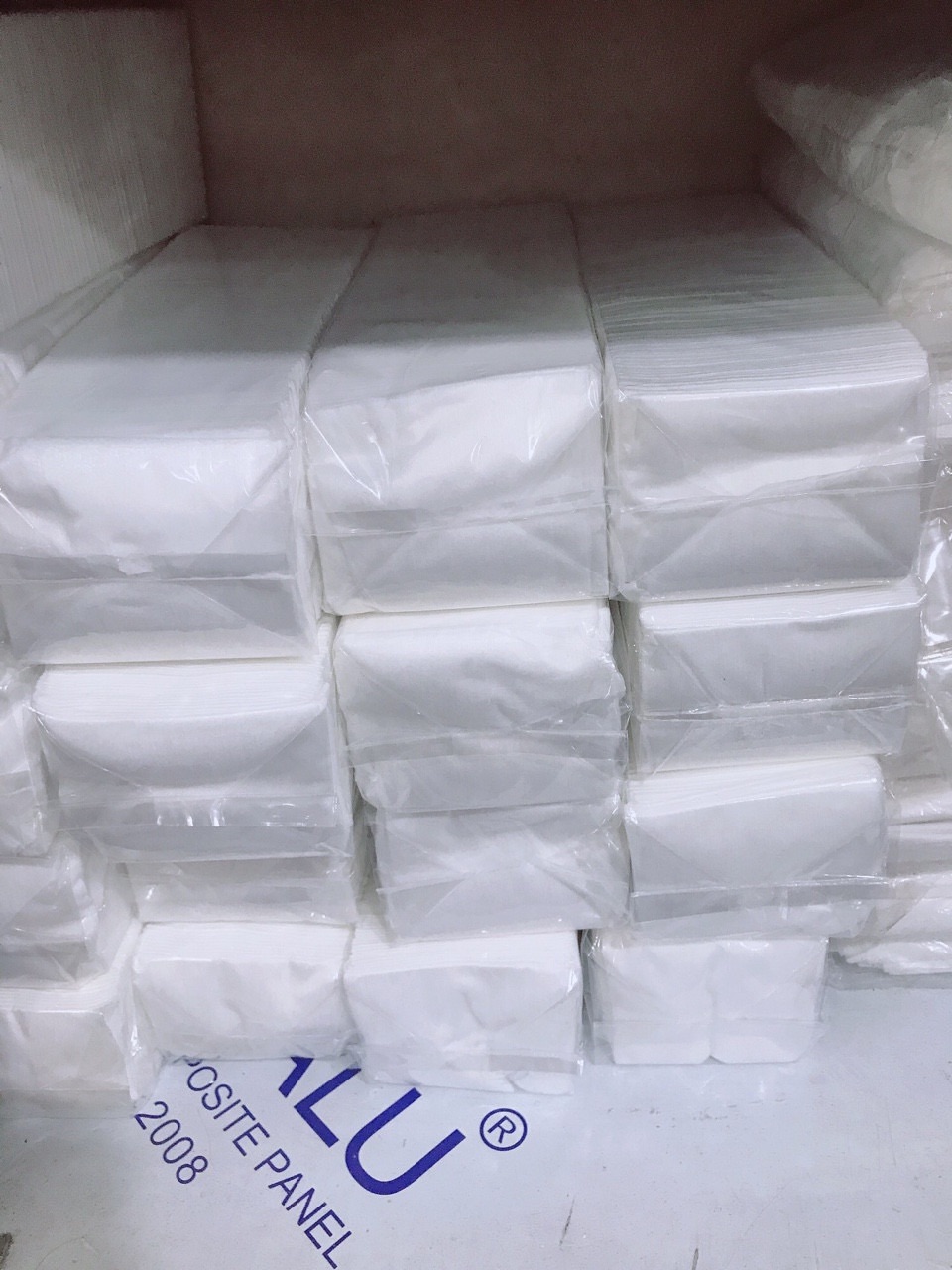 [HCM]Khăn Giấy Lau Mặt Spa 200tờ/cây