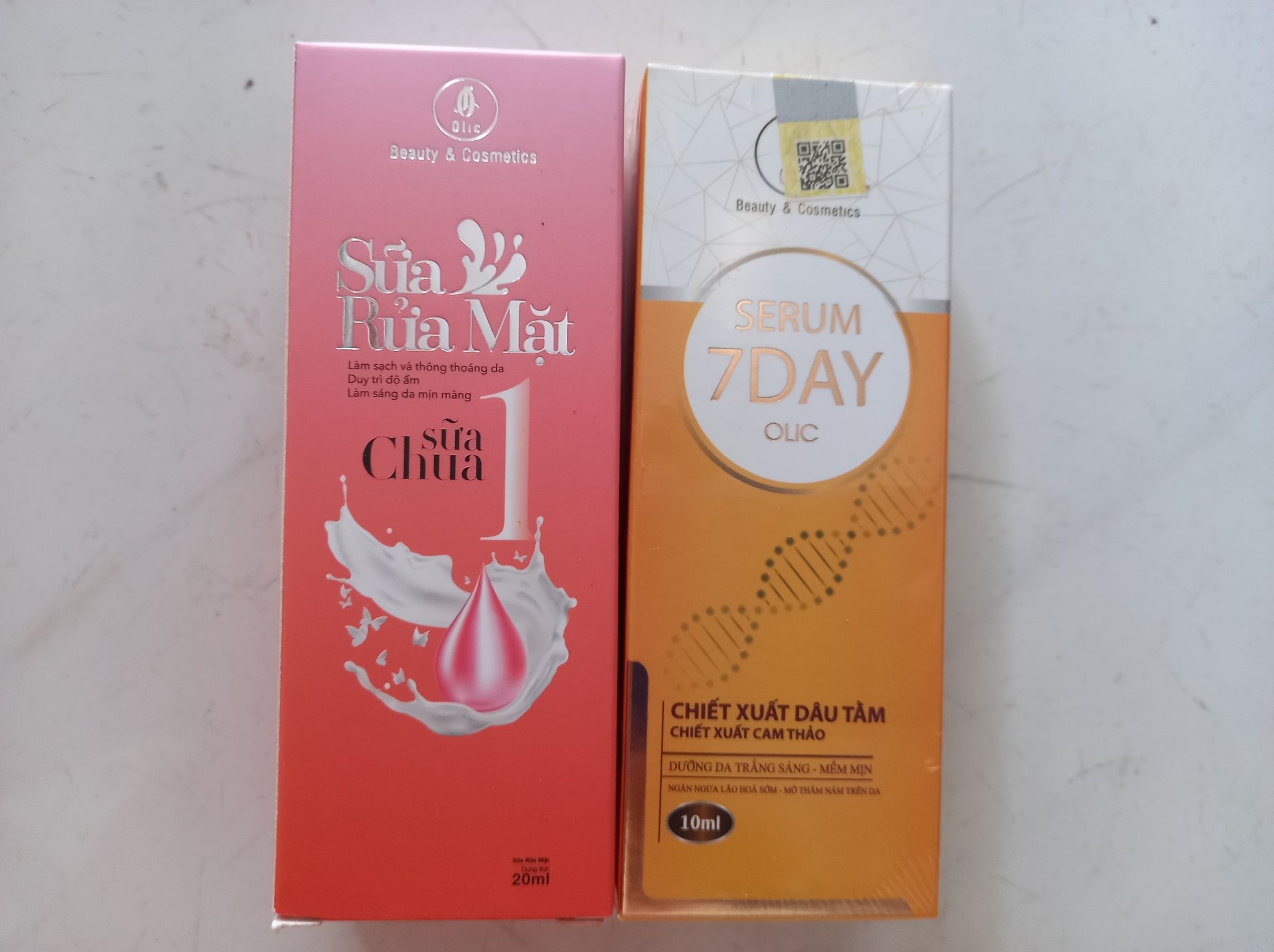 HUYẾT THANH TRUYỀN TRẮNG OLIC 7 DAY + SỮA RỬA MẶT OLIC ( dưỡng trắng da chuyên sâu, bao tetx hàng, đủ tem)