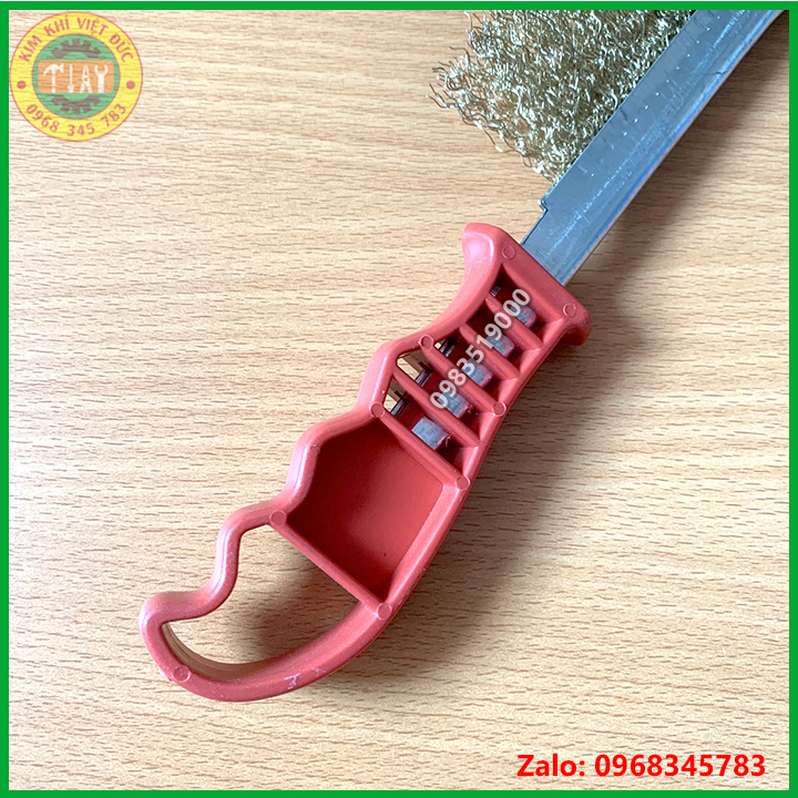 Bàn chải đánh rỉ sắt cán đỏ