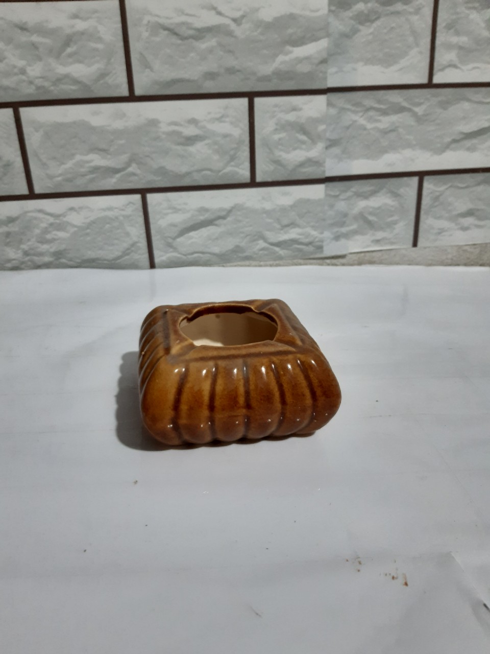 [HCM]Gạt tàn men nâu vuông 5*10 cm