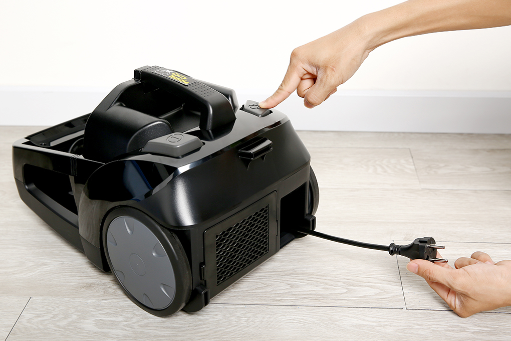 Máy hút bụi Panasonic MC-CL575KN49 2000W chính hãng