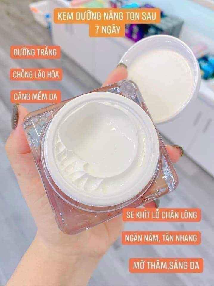 Kem Dưỡng Trắng Da V7 Hàn Quốc Toning Light