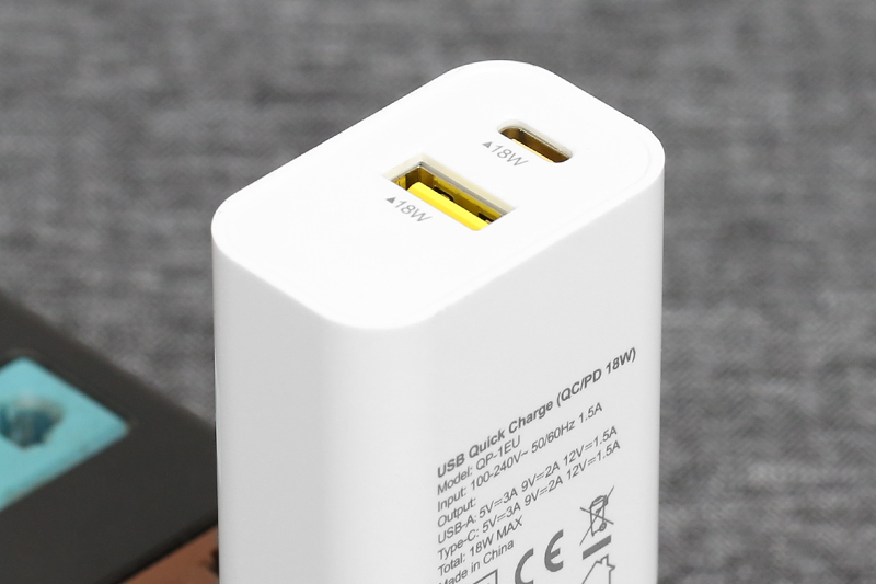 Adapter sạc 2 cổng Type C PD QC3.0 18W XmTRU Trắng
