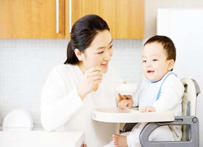 Ghế Ăn Dặm AB CARTERS Cho Bé