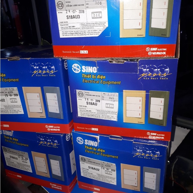 Mặt 1 Ổ Cắm + 1 Hoặc 2 Lỗ S18A Sino - Vanlock
