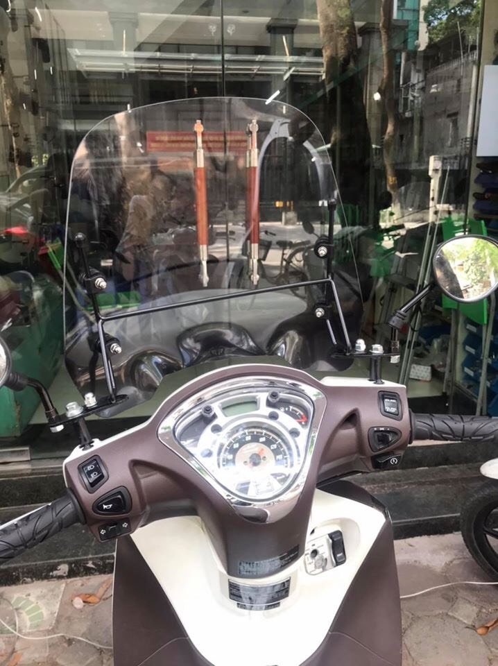 Kính chắn gió xe máy Honda SH mode