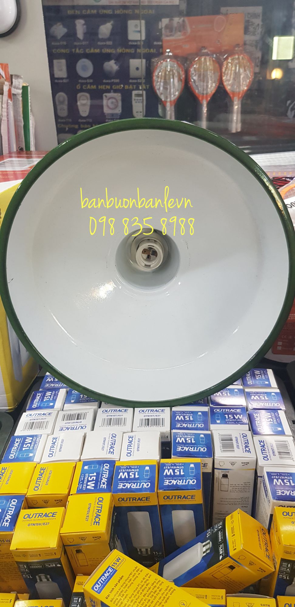 Chao đèn thả trần men D350