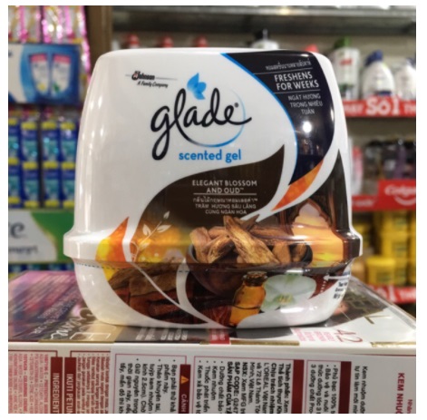 Sáp thơm Glade trầm hương sâu lắng 180g