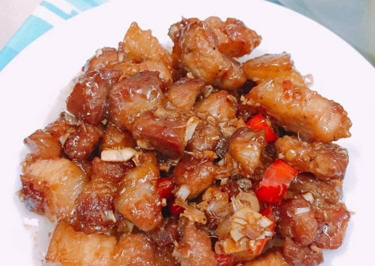 Mắm ruốc xào tỏi ăn liền