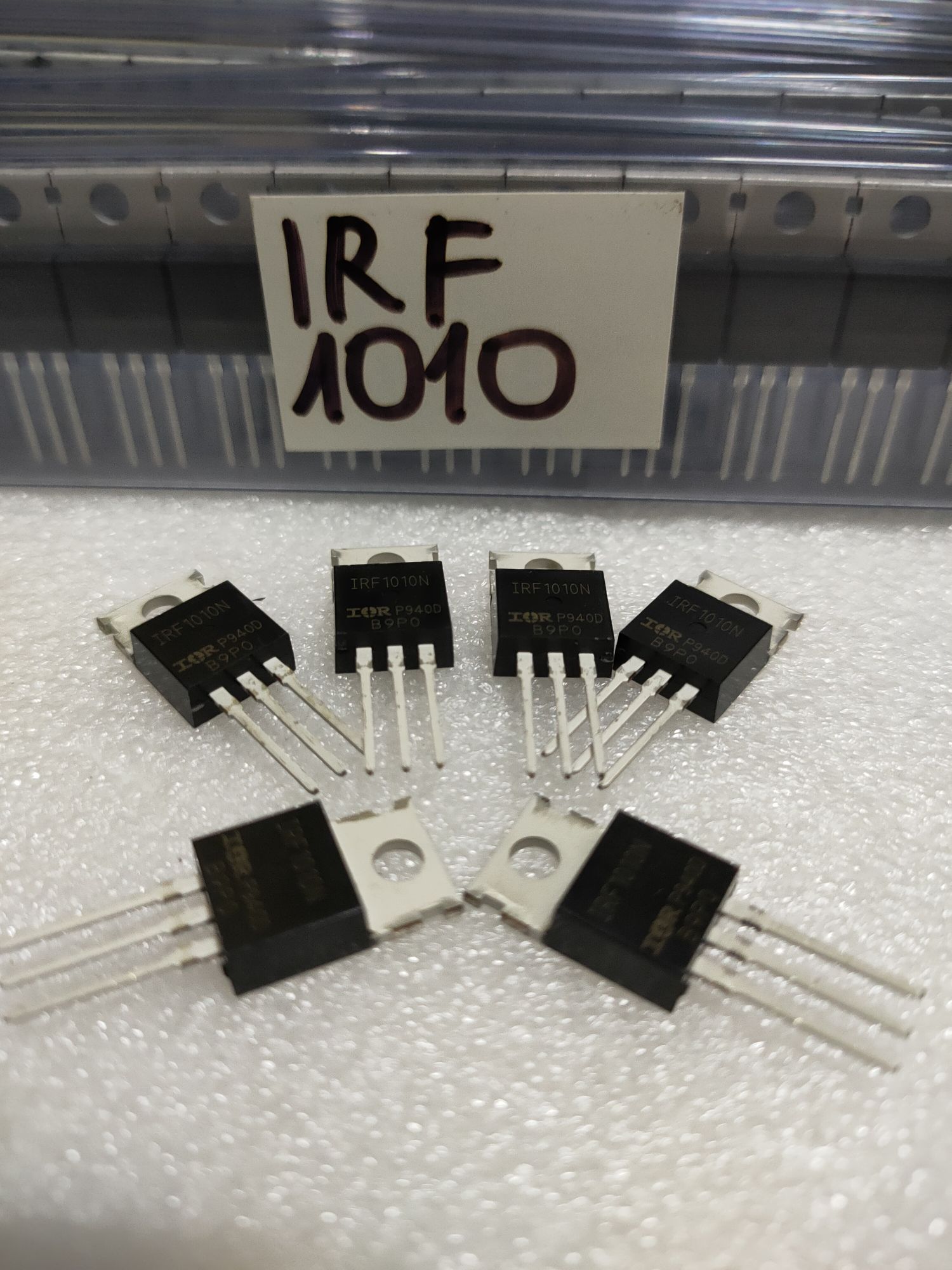 5 Con tranzito IRF1010
