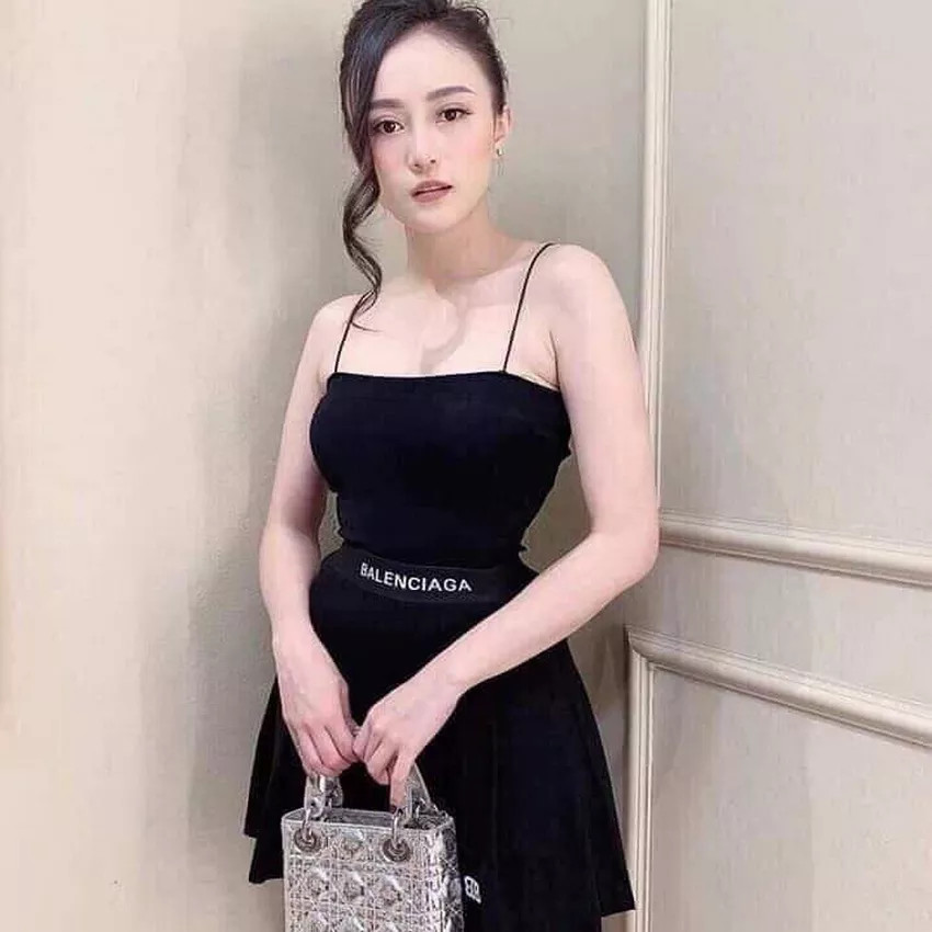 Áo Thun 2 Dây Sợi Bún Chất Cotton Co Dãn Body Freesize