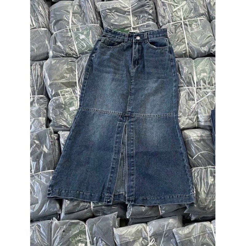 Chân váy jeans đuôi cá xẻ trước