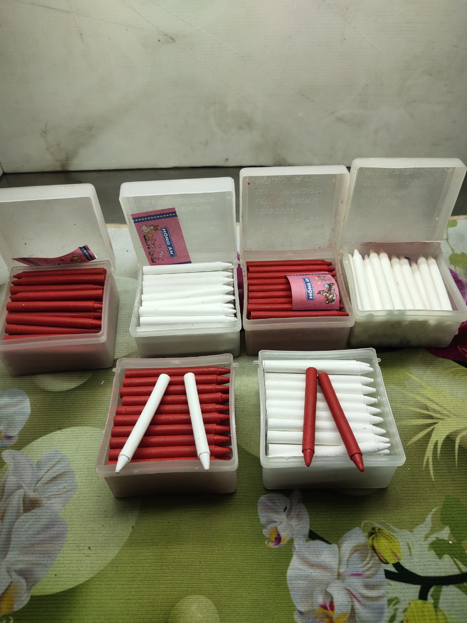 phấn sáp đỏ vẽ đồ ( 1 hộp 100 viên )