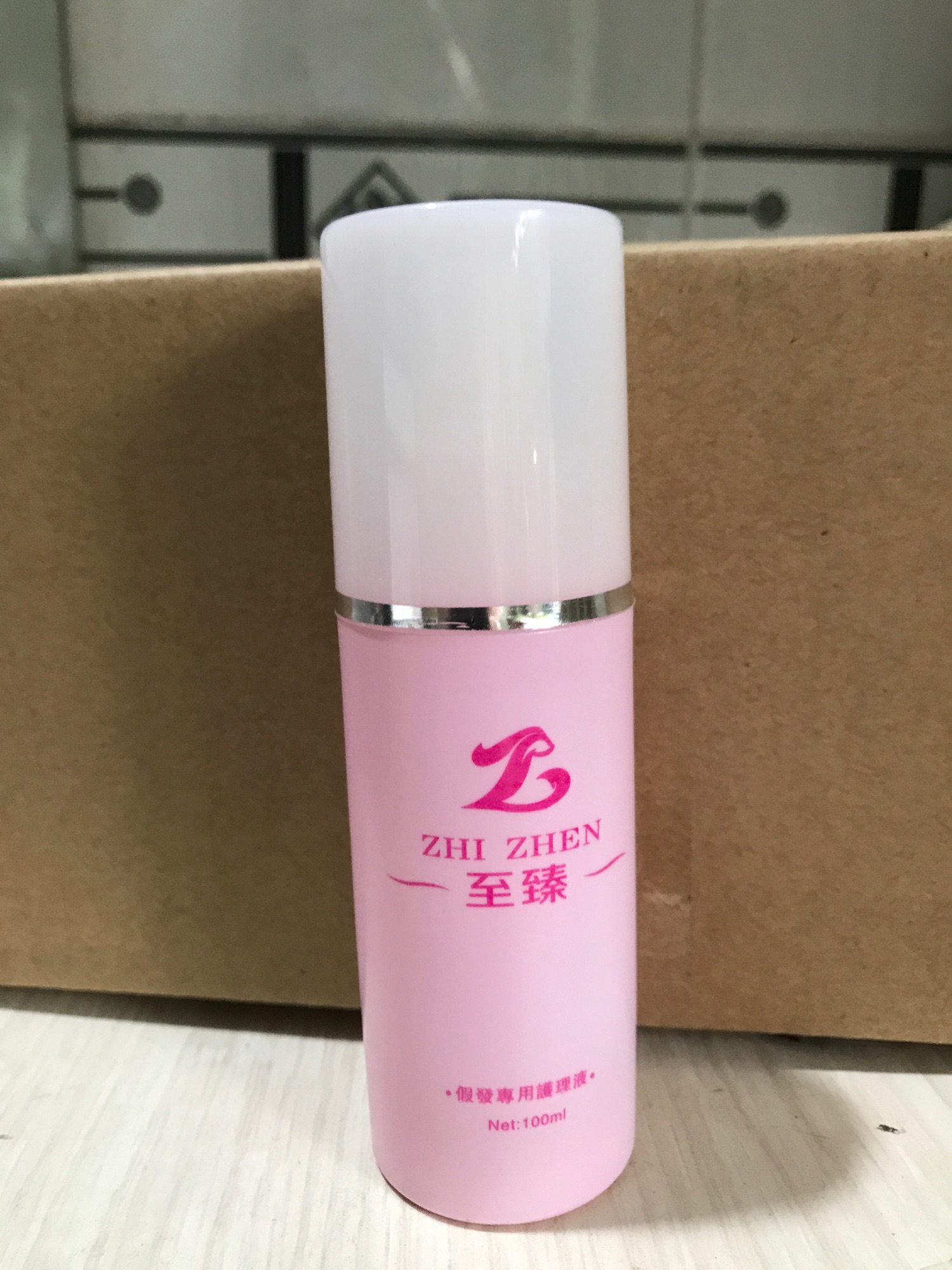 Chai xịt dưỡng tóc giả 100ml hình thật
