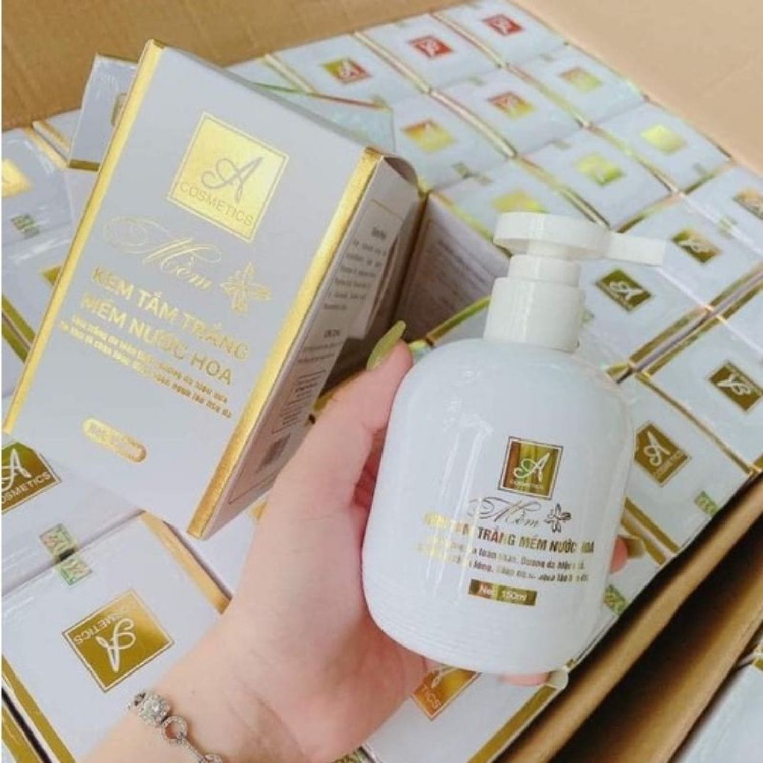 Combo Dưỡng Trắng Sáng Da Body (Kem Body Mềm và Kem Tắm Trắng Mềm Nước Hoa) Acosmetics