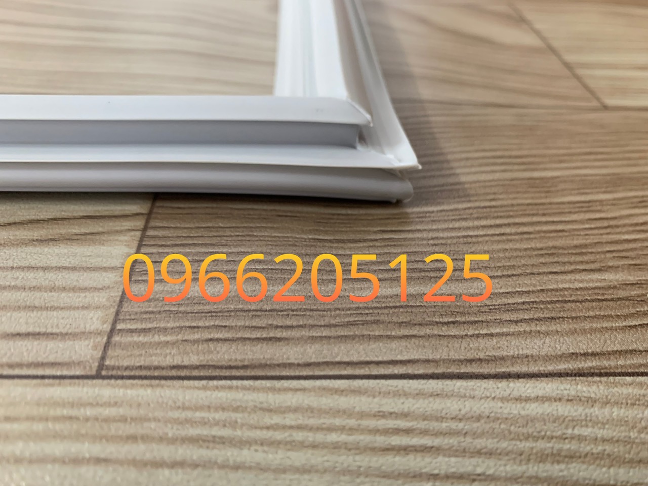 Khung ron tủ lạnh Hitachi R-Z190SV (191L)