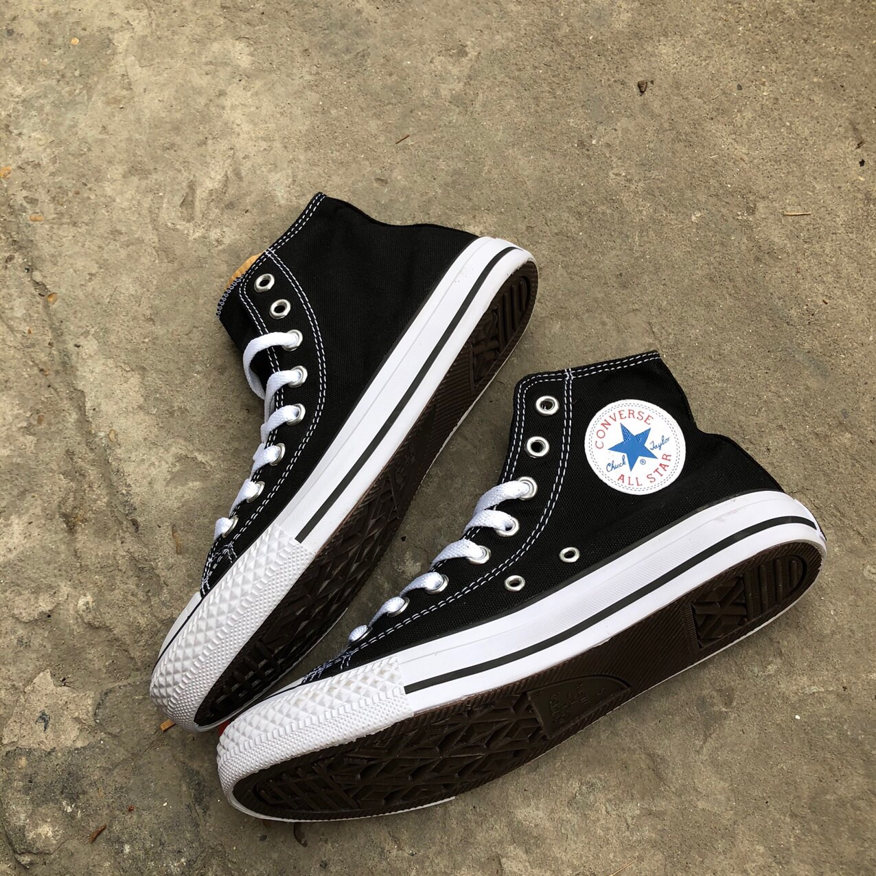 GIÀY CONVERSE ĐEN CAO CỔ (Full box)