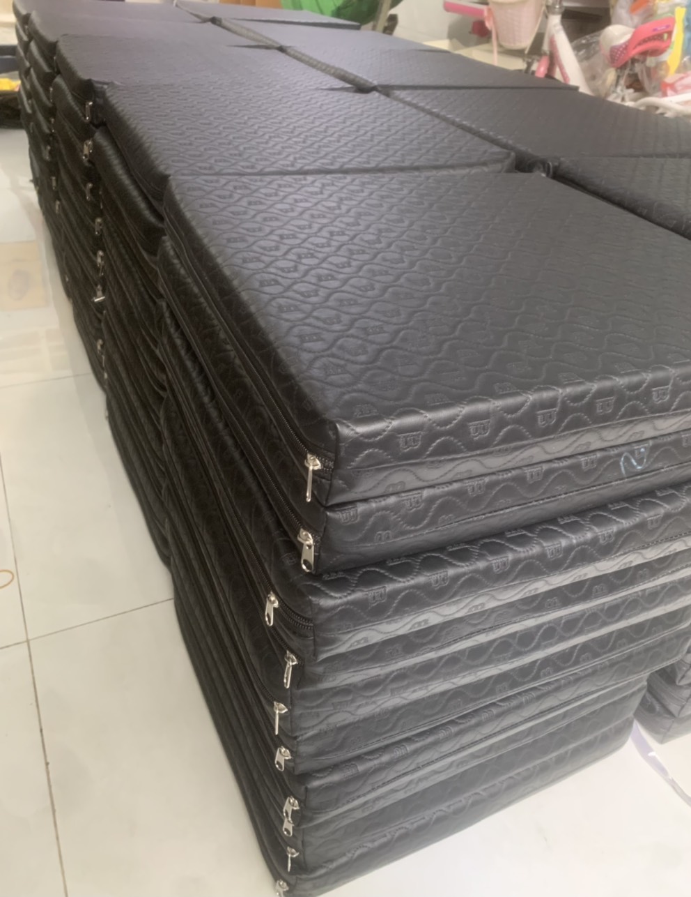 Nệm ngồi Simili Đen (40cm x 40cm dày 5cm)