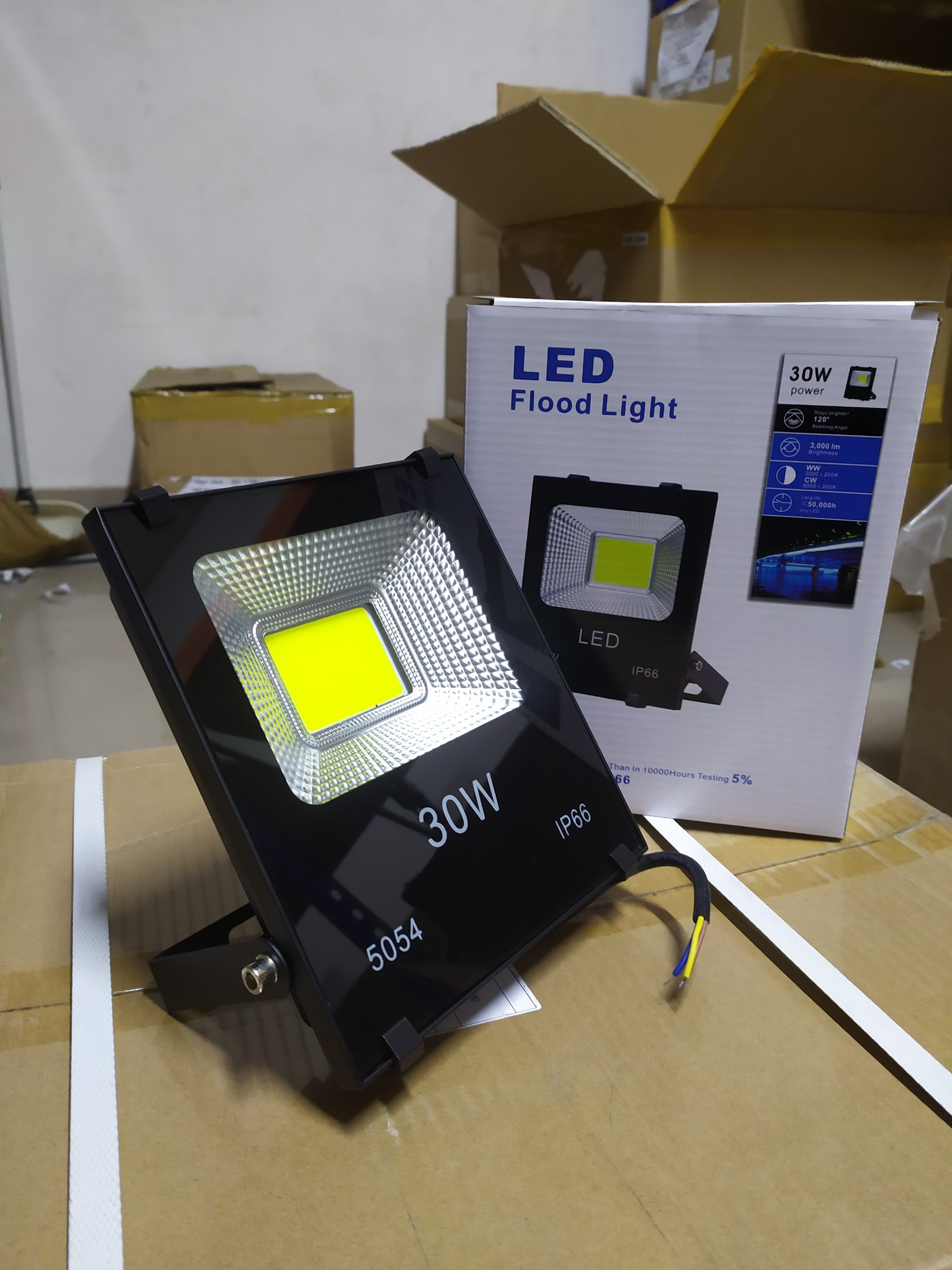 Đèn pha LED 30W chiếu biển quảng cáo