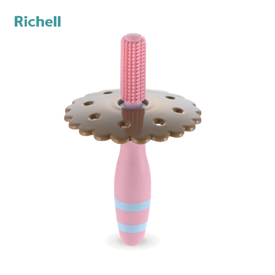Bàn chải Richell bước 2 T.L.I
