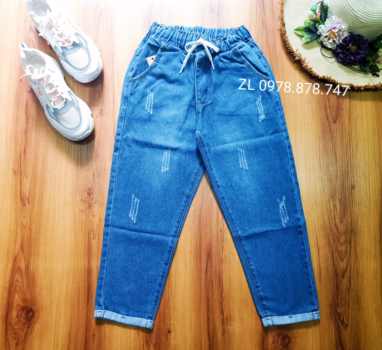[HCM]Quần Jean Baggy Nữ Lưng Thun Cào Xước Mẫu Lật Lai Màu Xanh Đậm