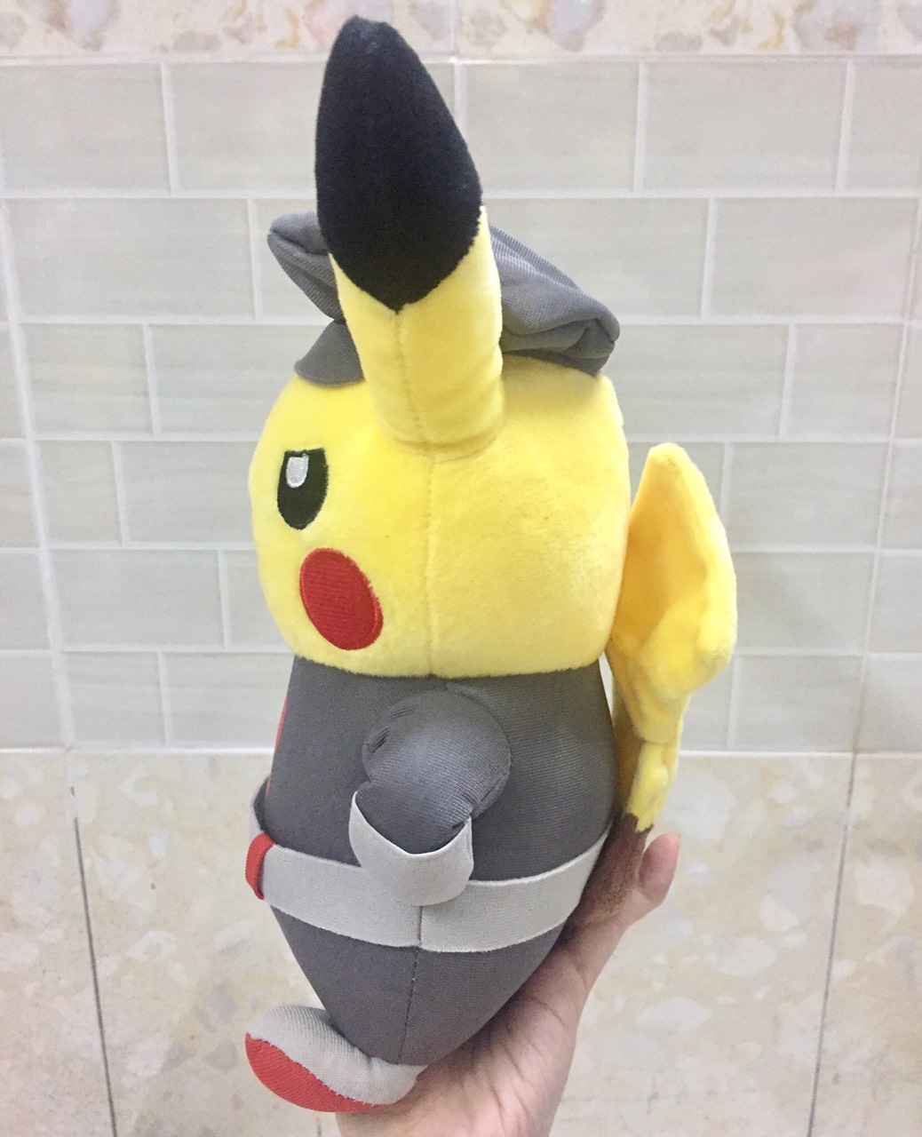 Gấu bông pikachu cosplay