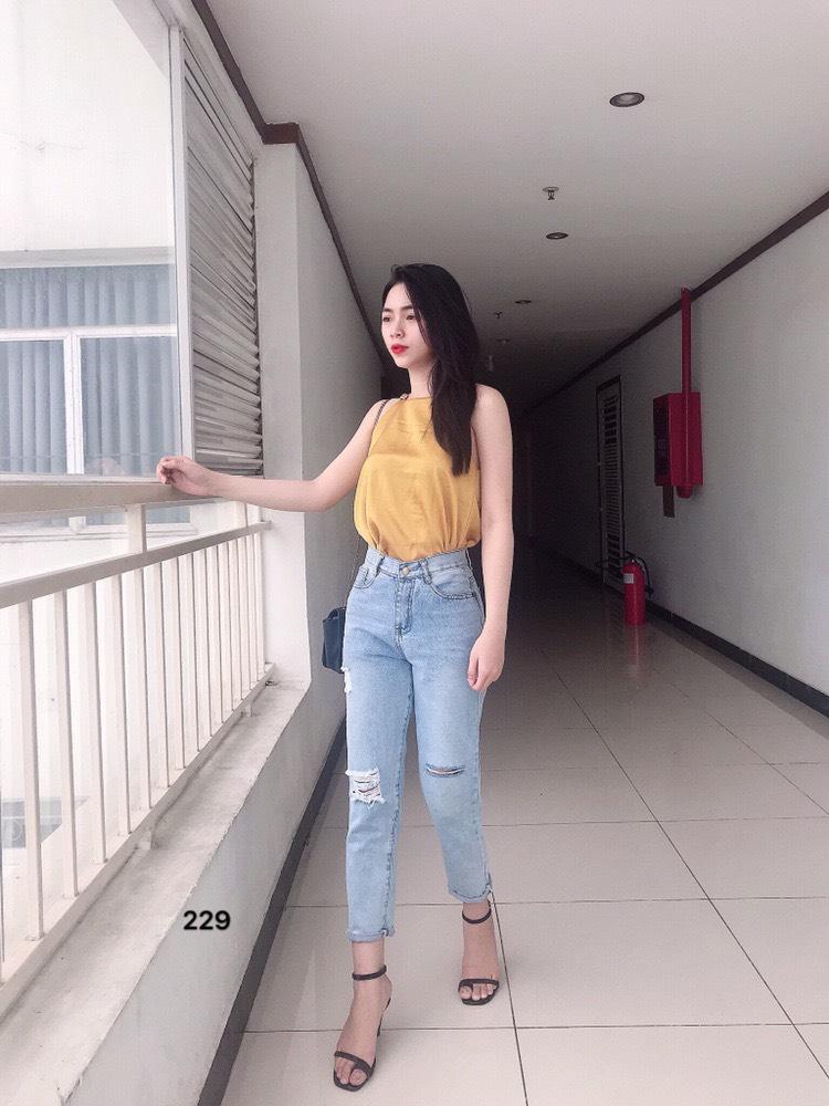 quần jean nữ dáng baggy rách 1 bên cắt 1 bên ms17-229