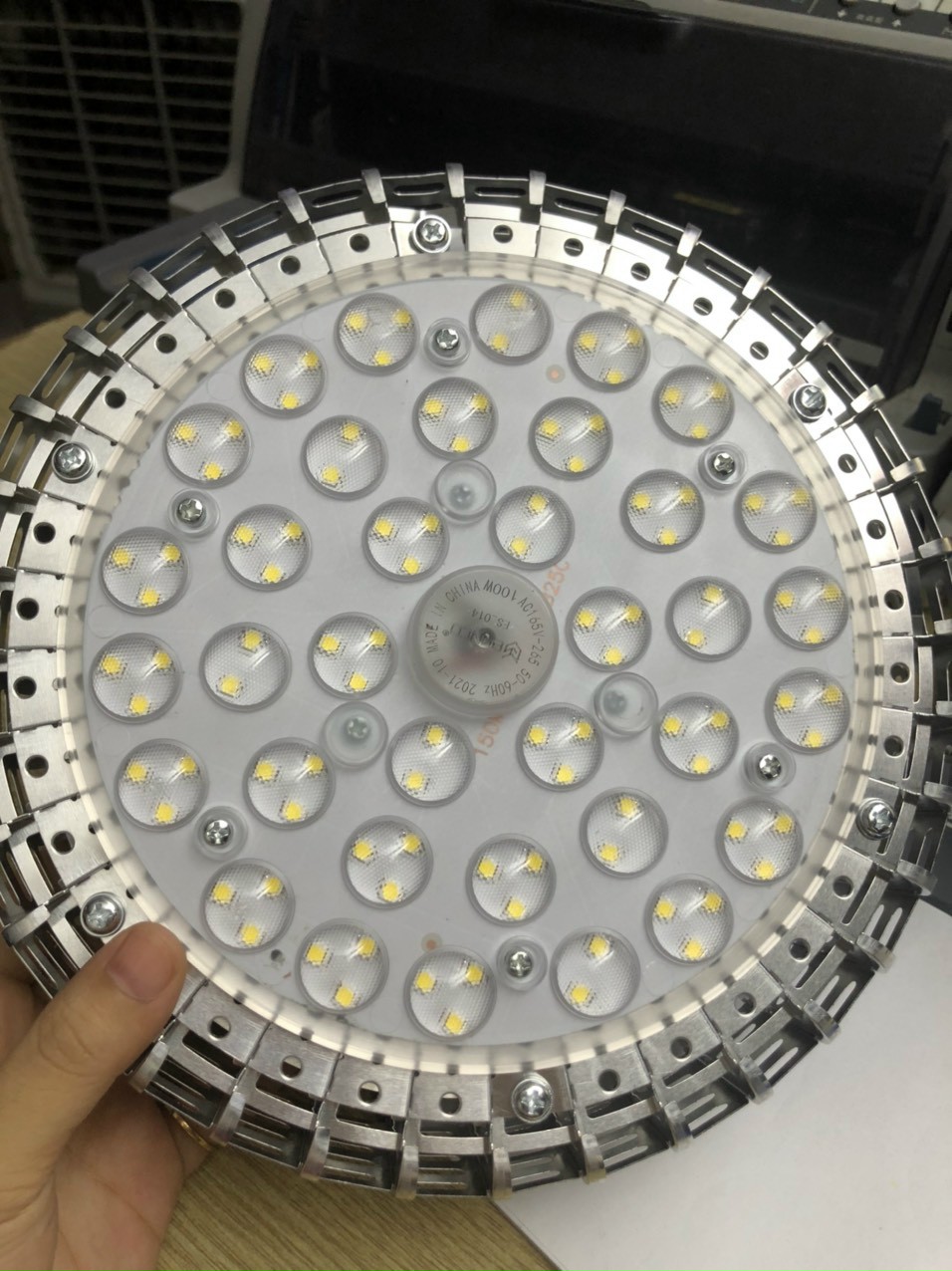 Đèn Led Nhà Xưởng 100W Esnco hàng chính hãng Navigate chát lượng cao tuổi thọ bền