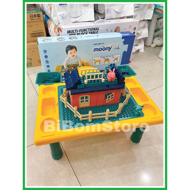 Bộ đồ chơi bàn học kèm Logo có ghế( quà Moony)