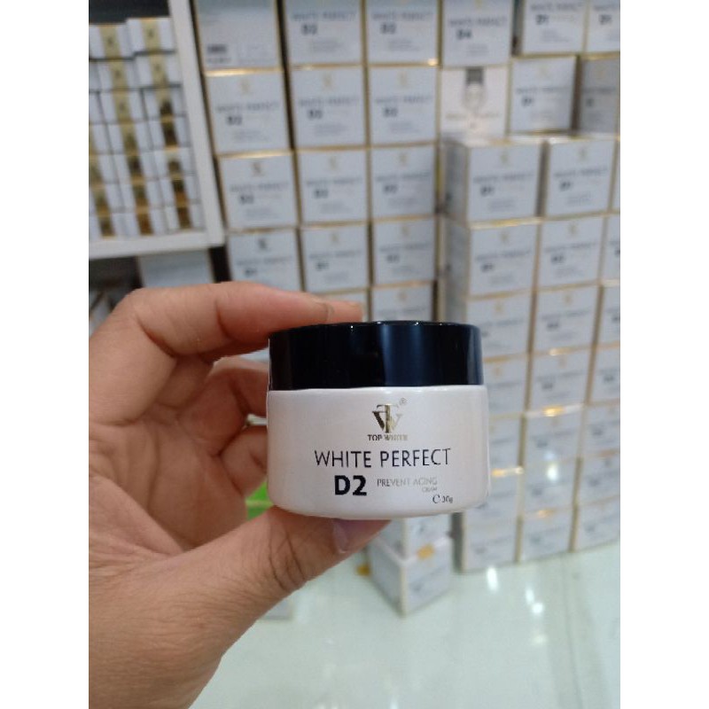 Top white perfect D2
