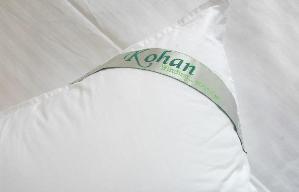 RUỘT GỐI CAO CẤP KOHAN BÔNG MICROFIBER 0.7D GIẢ LÔNG VŨ (50*70CM)