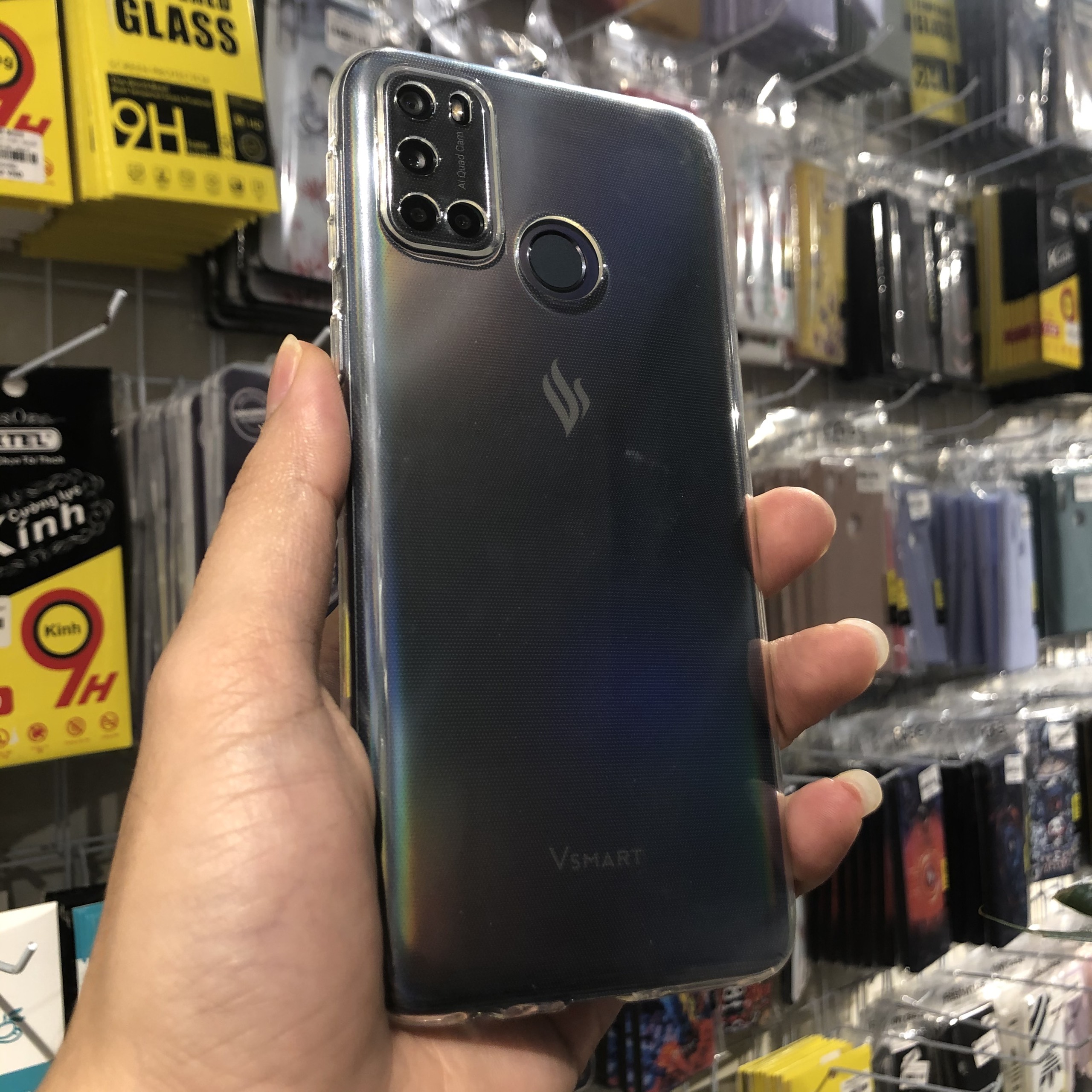 Ốp dẻo trong Vsmart Joy 4 - Nhám, có bảo vệ camera