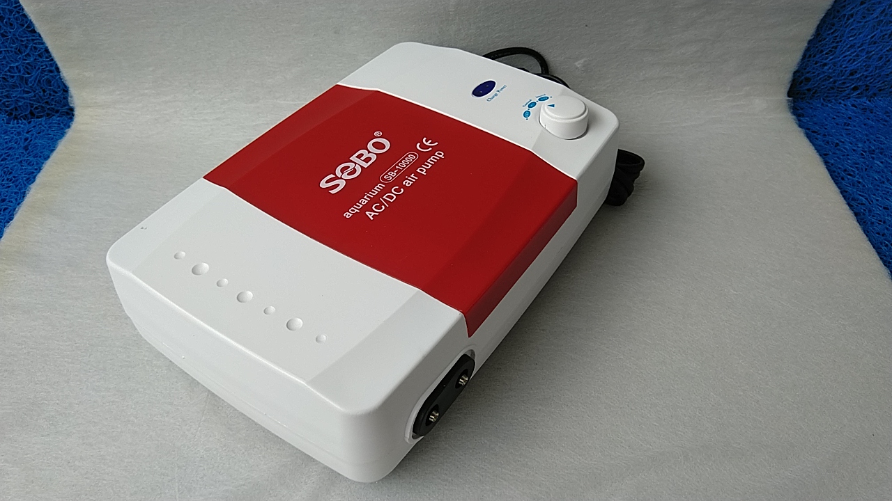 (Tặng phụ kiện) Máy sủi khí oxy tích điện SOBO (SB-10000) dùng cho hồ cá.